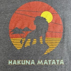 Disney The Lion King Hakuna Matata Gray T-Shirt Size XLarge